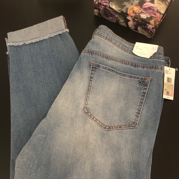 Jessica Simpson Lived in Vintage ripped Jeans. - Picture 4 of 8